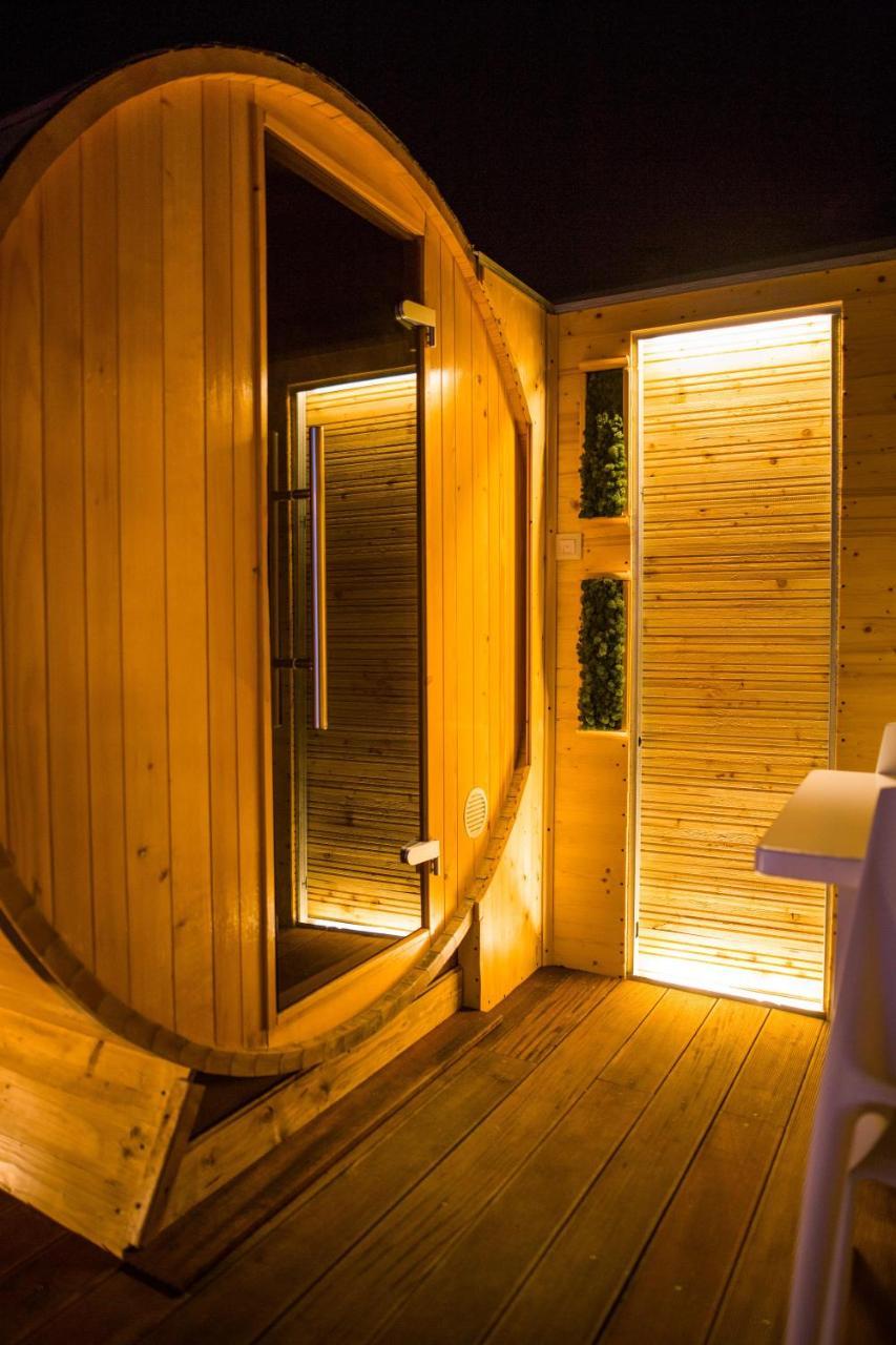 Apartment Plaza ----Wallbox 11Kw 16A ----- Private Spa- Jacuzzi, Infrared Sauna, Luxury Massage Chair, Parking, Entry With Pin 0 - 24H, Free Cancellation 24 Hours Before Check In สลาวอนสกีบรอด ภายนอก รูปภาพ
